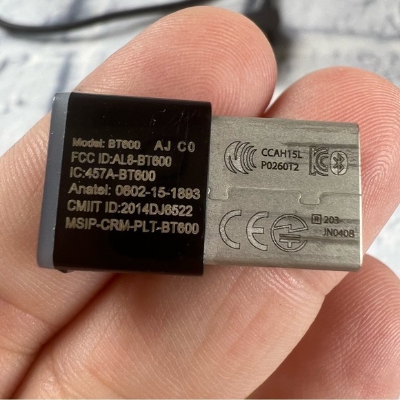 Plantronics by Poly Voyager Focus UC Wireless Headset w/Charge Stand - Picture 9 of 11